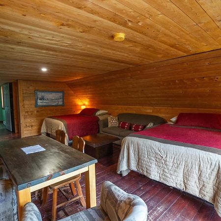 L'Auberge Refuge Du Trappeur Saint Mathieu Du Parc Εξωτερικό φωτογραφία