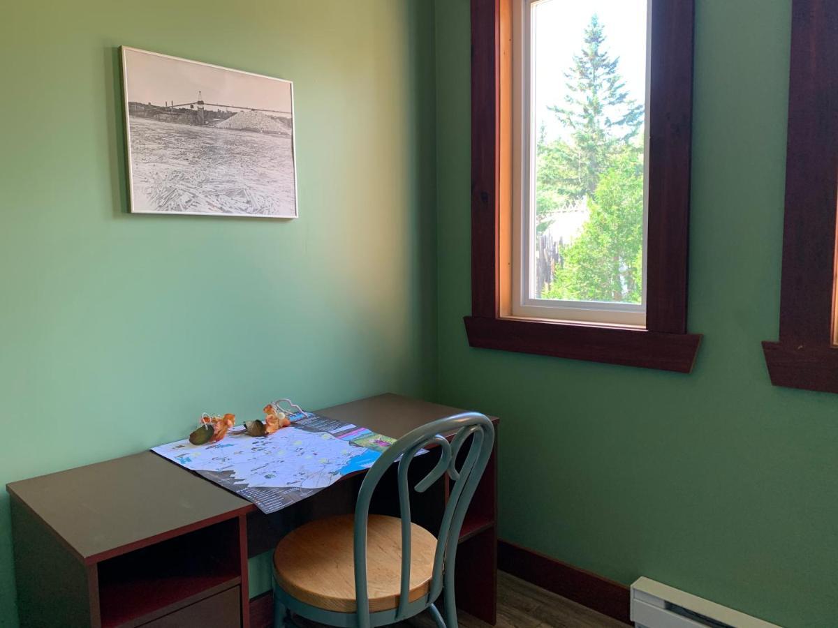 L'Auberge Refuge Du Trappeur Saint Mathieu Du Parc Εξωτερικό φωτογραφία