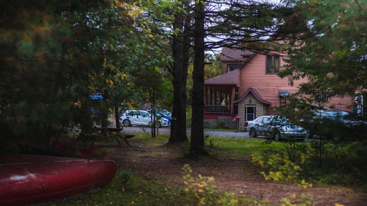 L'Auberge Refuge Du Trappeur Saint Mathieu Du Parc Εξωτερικό φωτογραφία