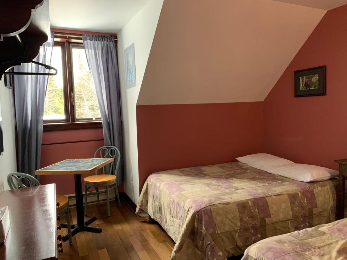 L'Auberge Refuge Du Trappeur Saint Mathieu Du Parc Εξωτερικό φωτογραφία