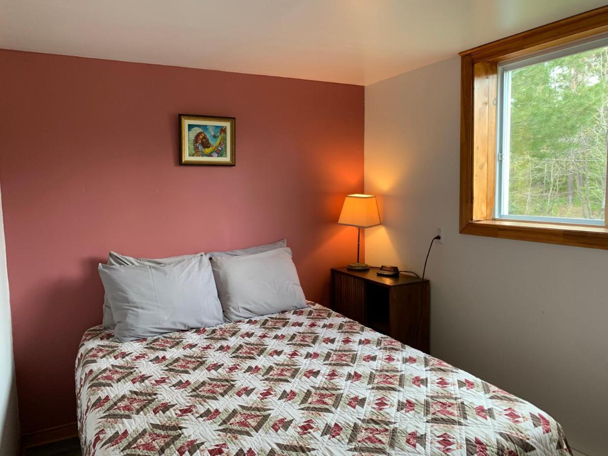 L'Auberge Refuge Du Trappeur Saint Mathieu Du Parc Εξωτερικό φωτογραφία