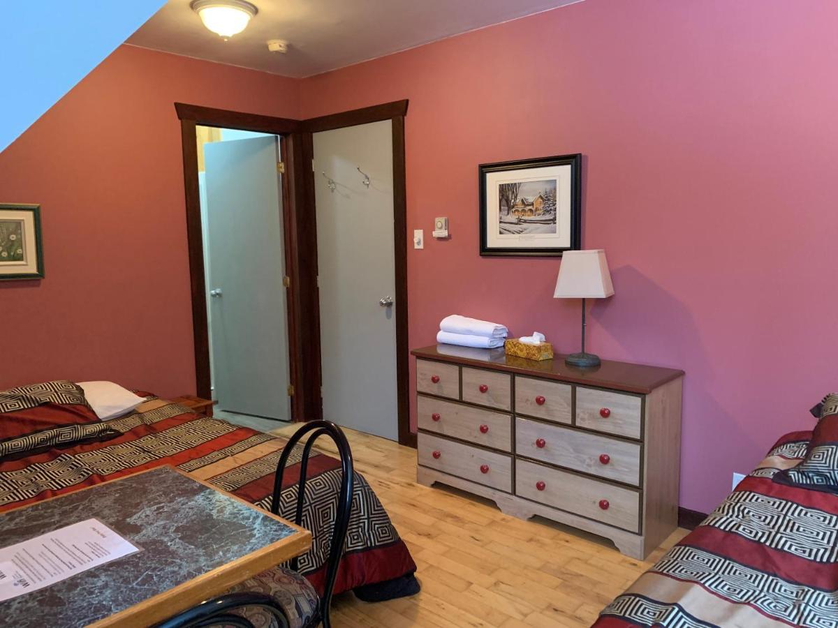 L'Auberge Refuge Du Trappeur Saint Mathieu Du Parc Εξωτερικό φωτογραφία