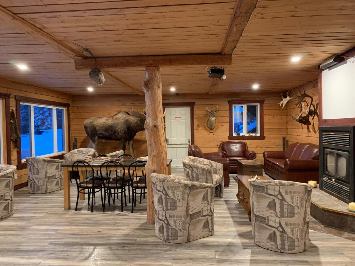 L'Auberge Refuge Du Trappeur Saint Mathieu Du Parc Εξωτερικό φωτογραφία