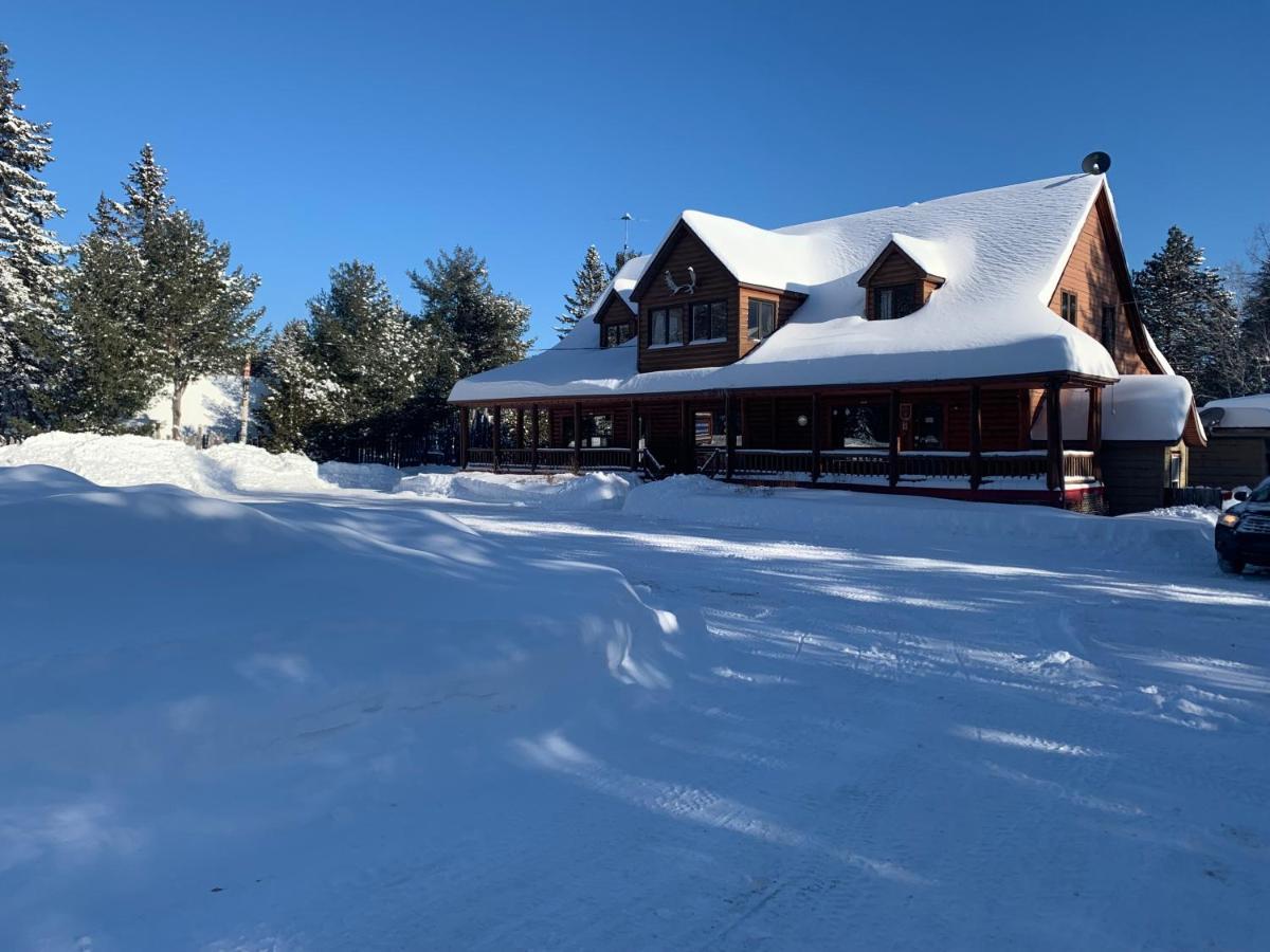 L'Auberge Refuge Du Trappeur Saint Mathieu Du Parc Εξωτερικό φωτογραφία