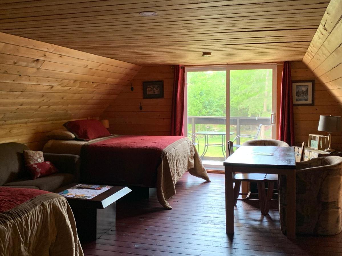 L'Auberge Refuge Du Trappeur Saint Mathieu Du Parc Εξωτερικό φωτογραφία