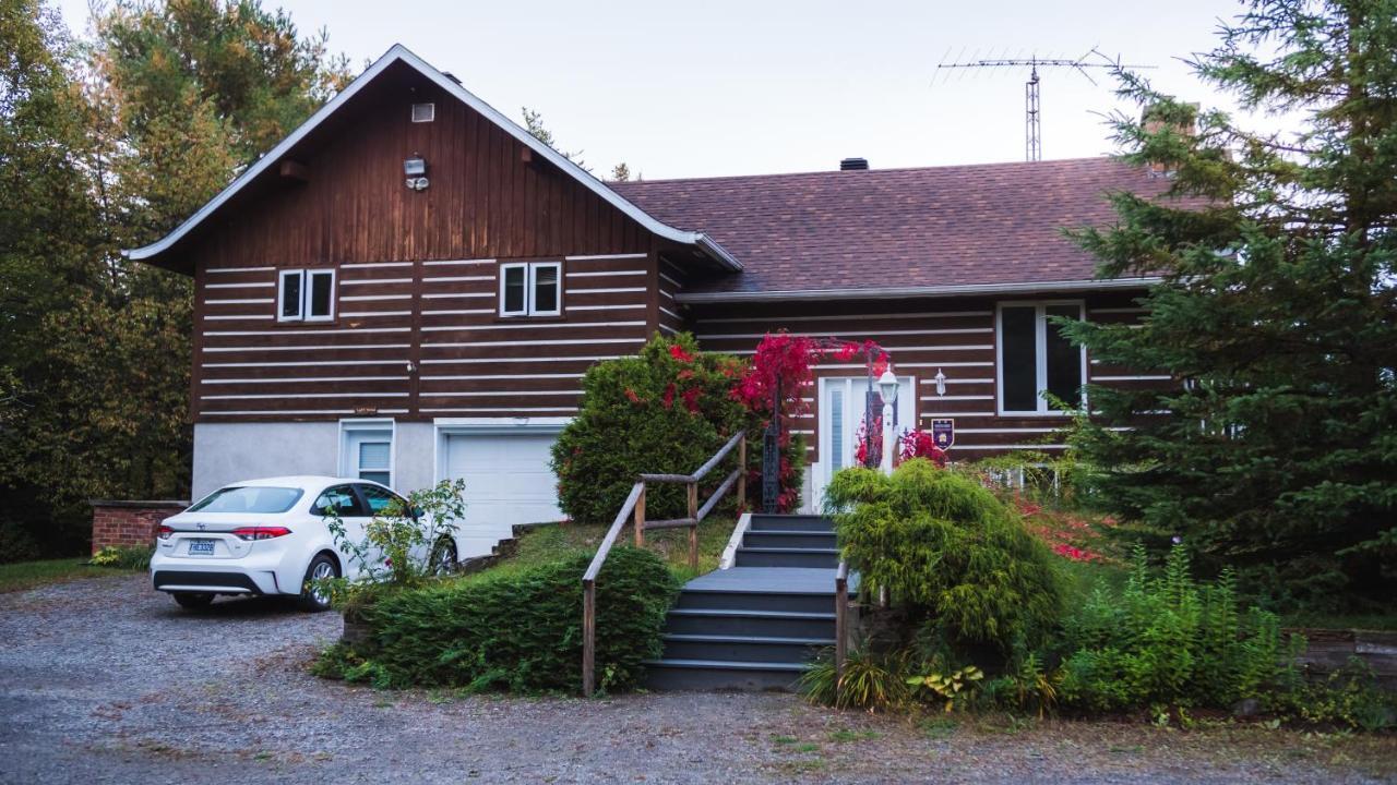 L'Auberge Refuge Du Trappeur Saint Mathieu Du Parc Εξωτερικό φωτογραφία